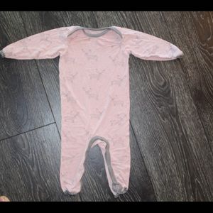 Bestaroo sleeper!! Barely used, so soft!! 6-12mo